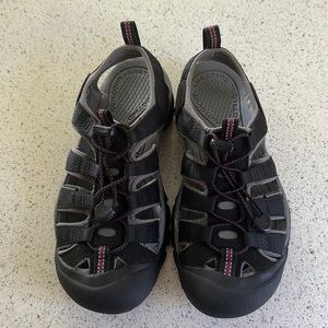Keen Women’s Newport H2 size 7 NWOT
